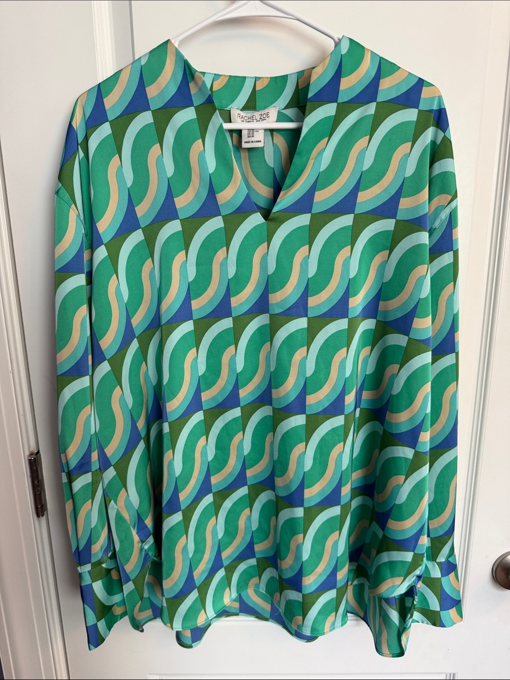 Rachel Zoe Long Sleeve Blouse Retro 70s Geometric Wave Print Silky V Neck